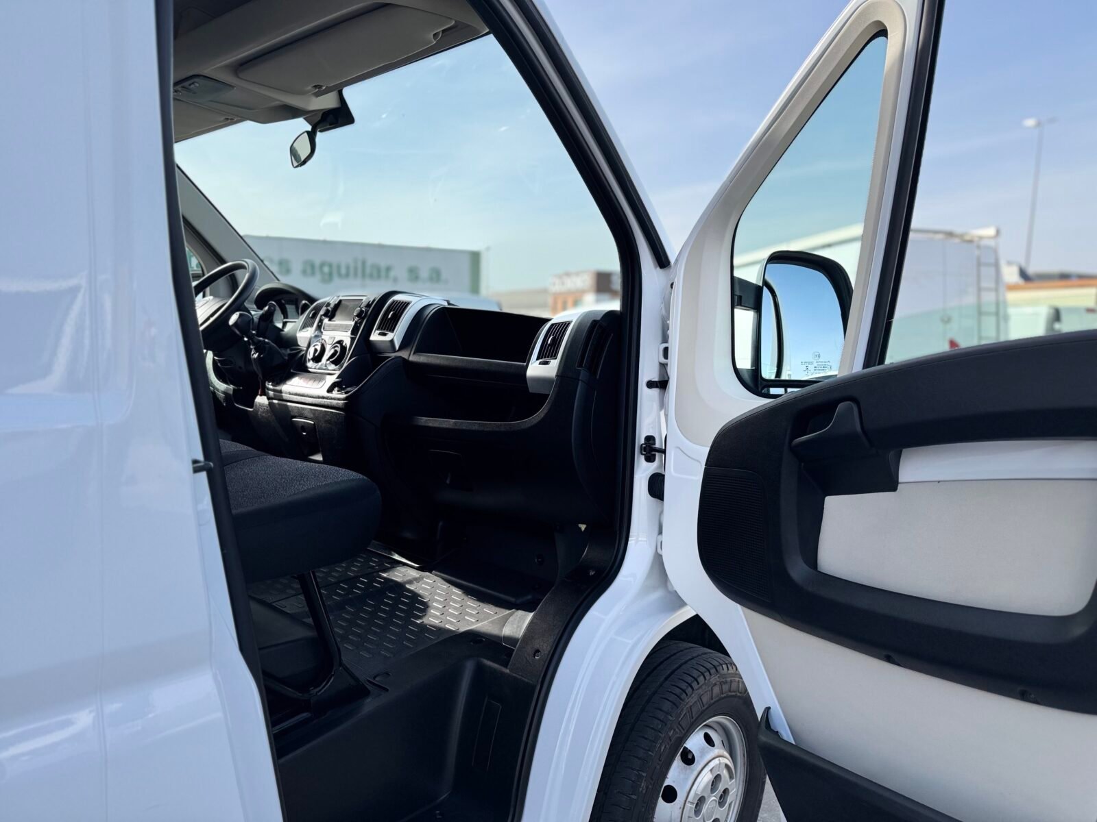 FIAT DUCATO carrozado puerta elevadora 