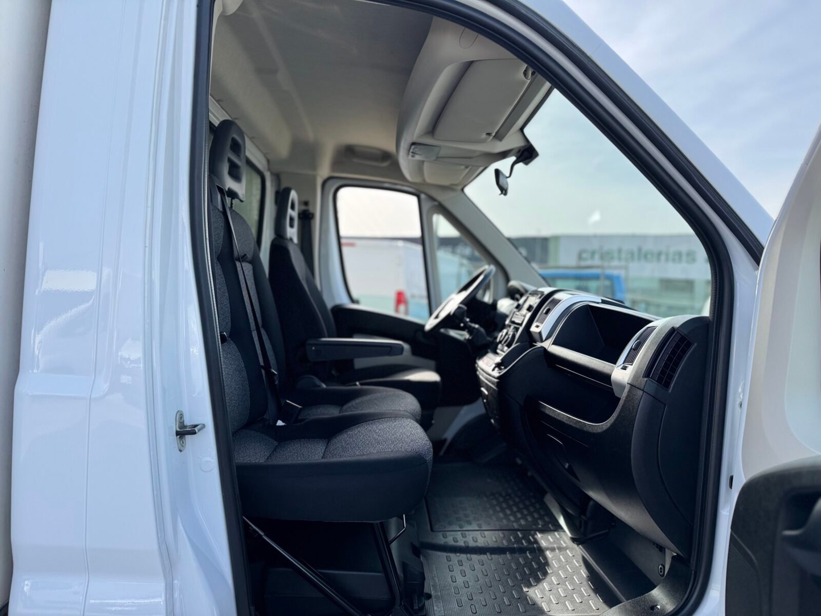 FIAT DUCATO carrozado puerta elevadora 