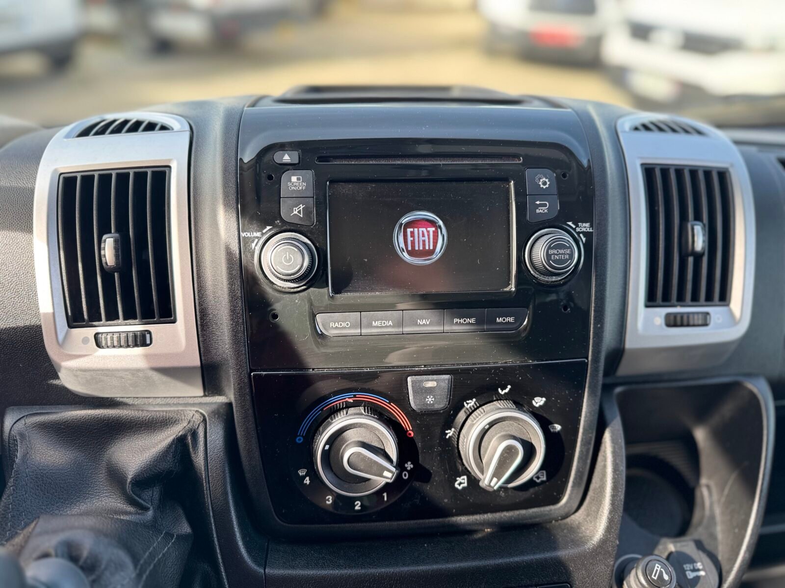 FIAT DUCATO carrozado puerta elevadora 