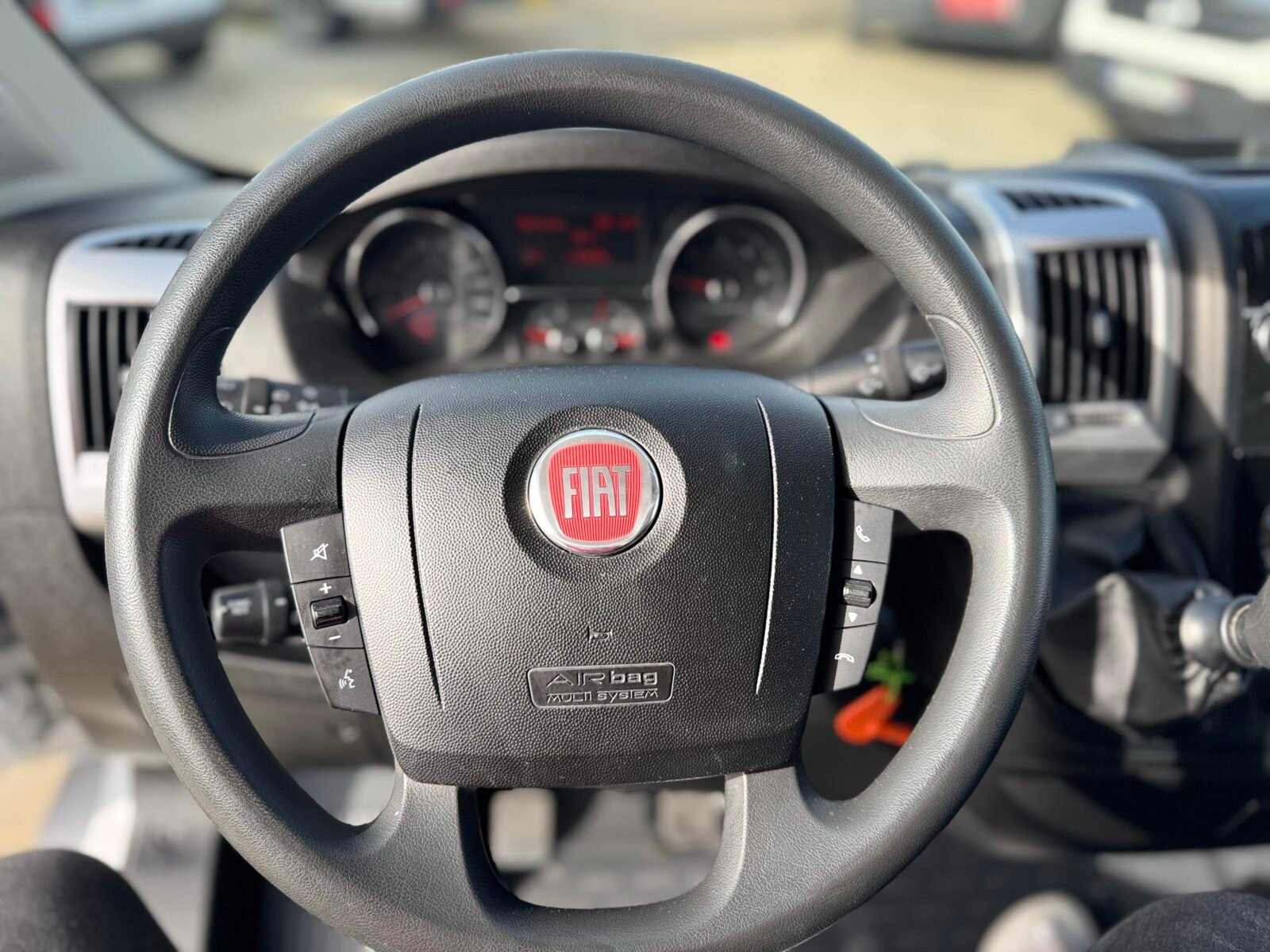 FIAT DUCATO carrozado puerta elevadora 