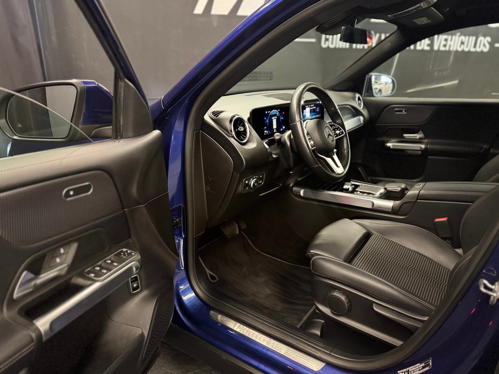 MERCEDES-BENZ glb 200