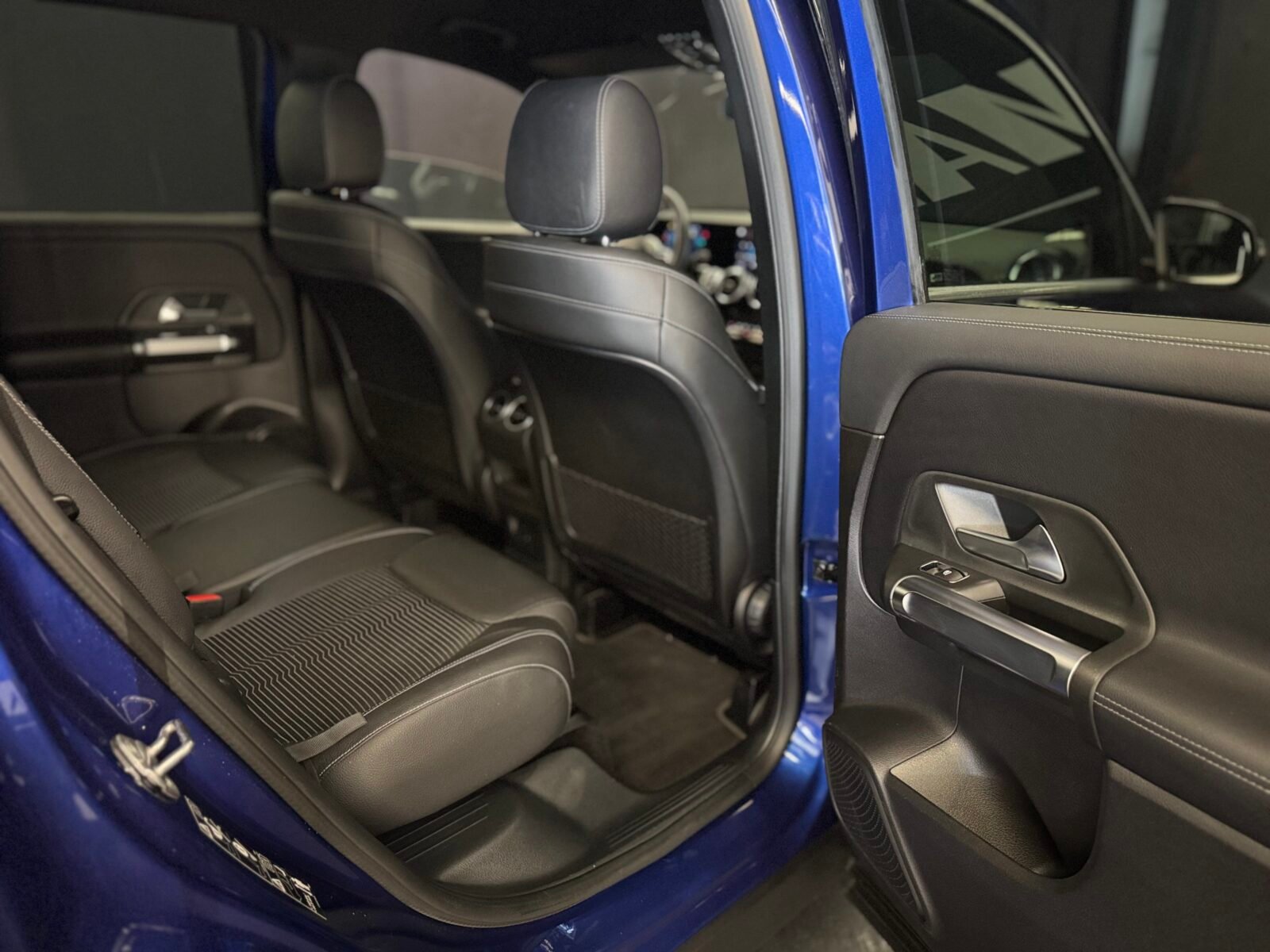 MERCEDES-BENZ glb 200