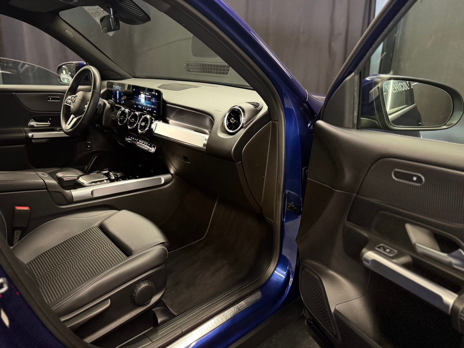 MERCEDES-BENZ glb 200
