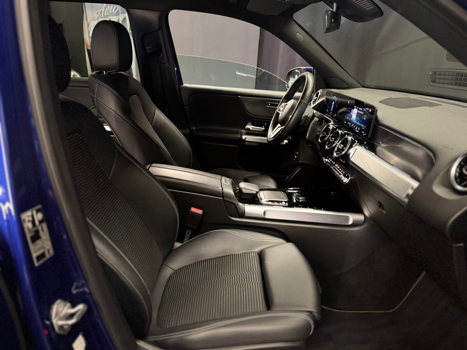 MERCEDES-BENZ glb 200