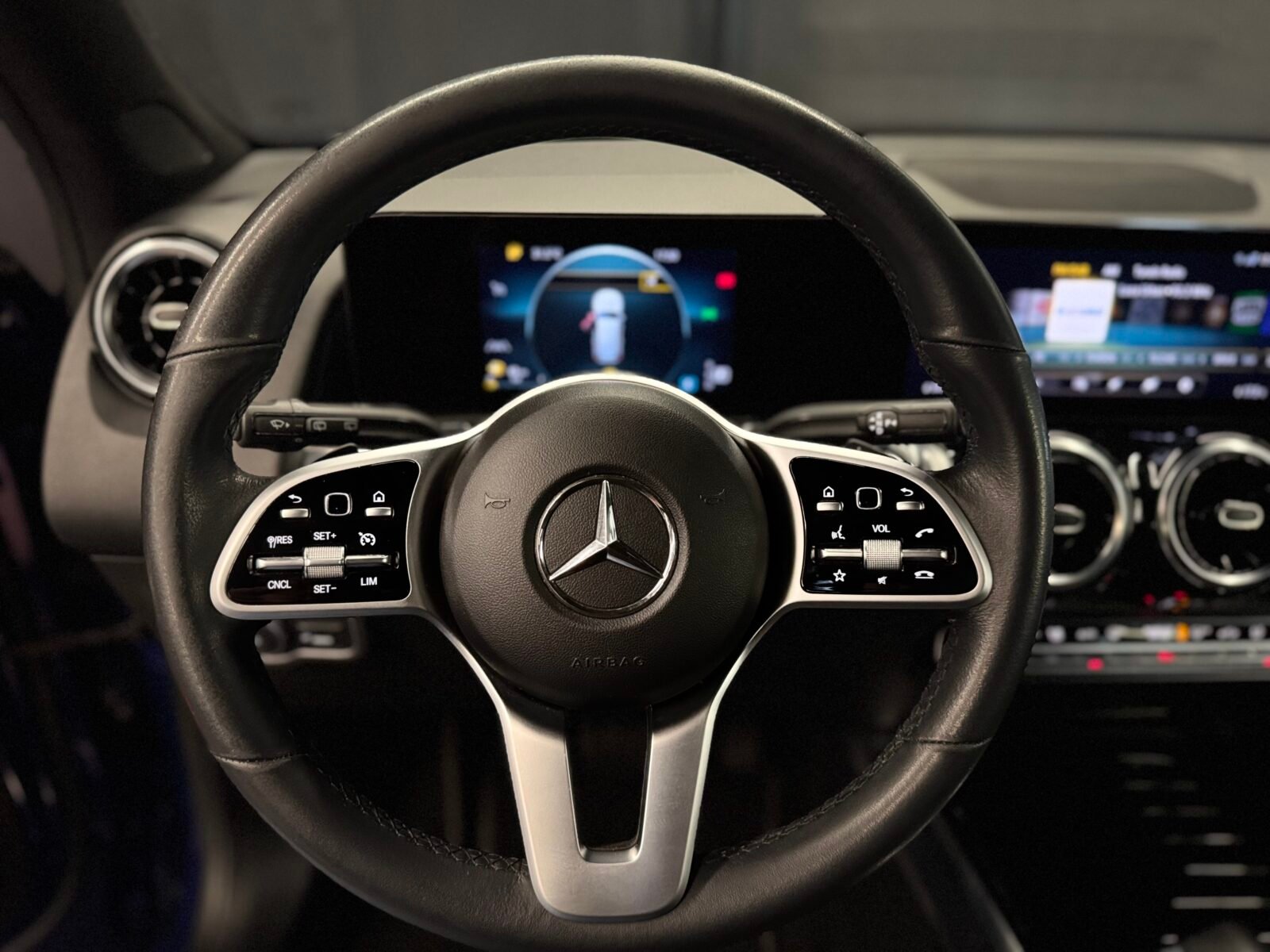 MERCEDES-BENZ glb 200