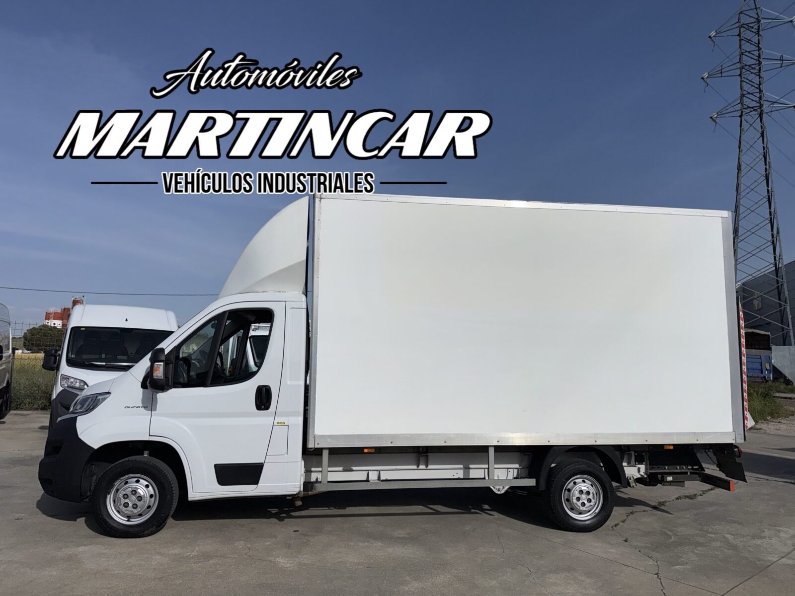 FIAT DUCATO carrozado puerta elevadora 