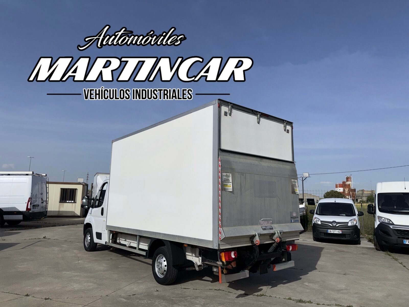 FIAT DUCATO carrozado puerta elevadora 