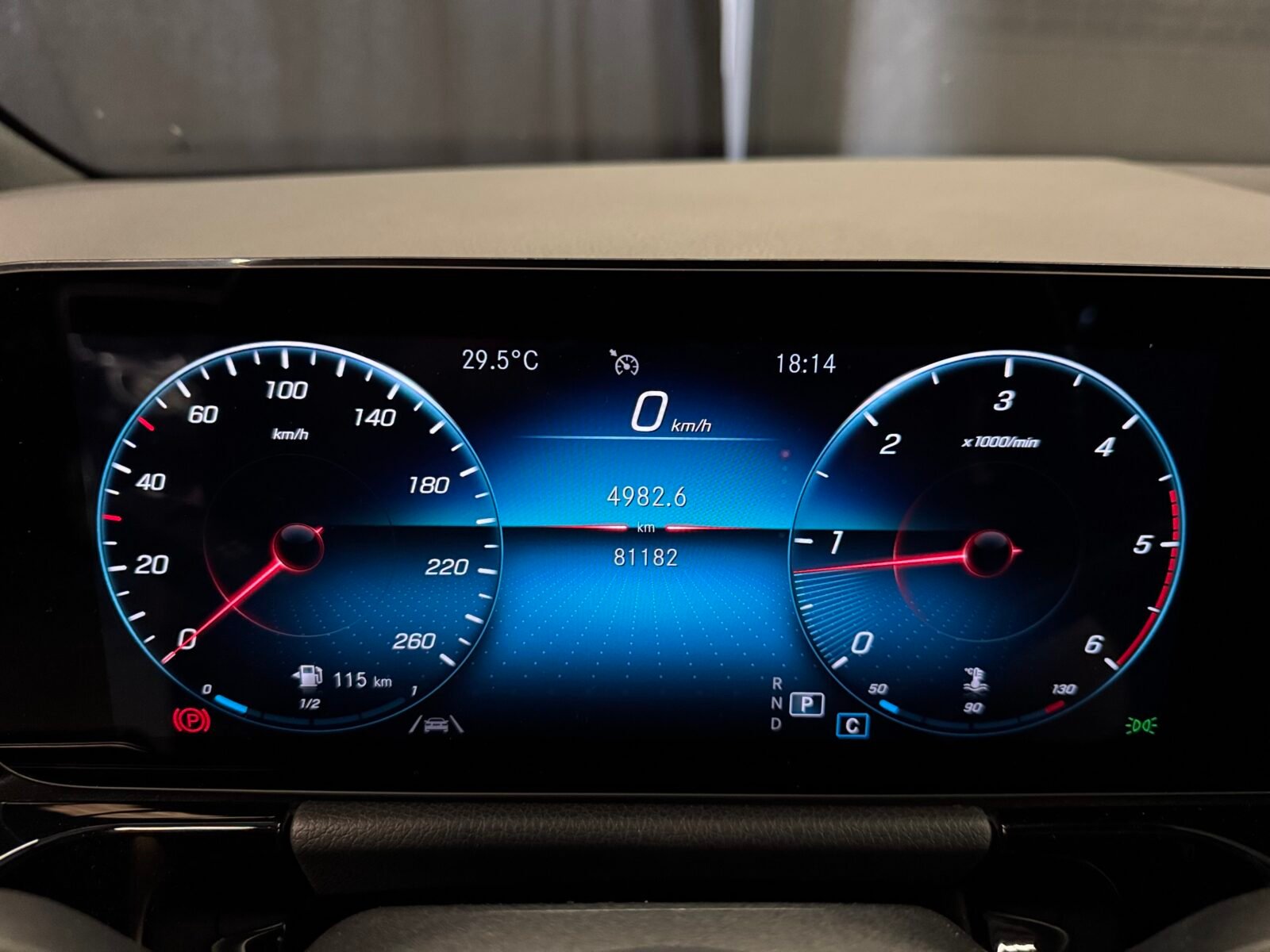MERCEDES-BENZ b200