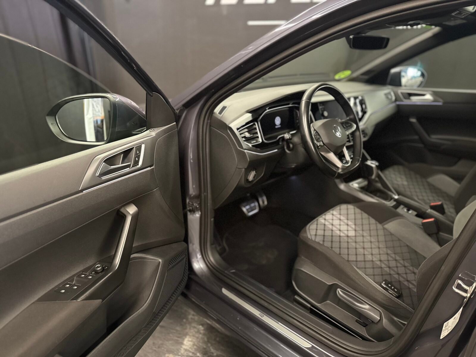 VOLKSWAGEN taigo r-line