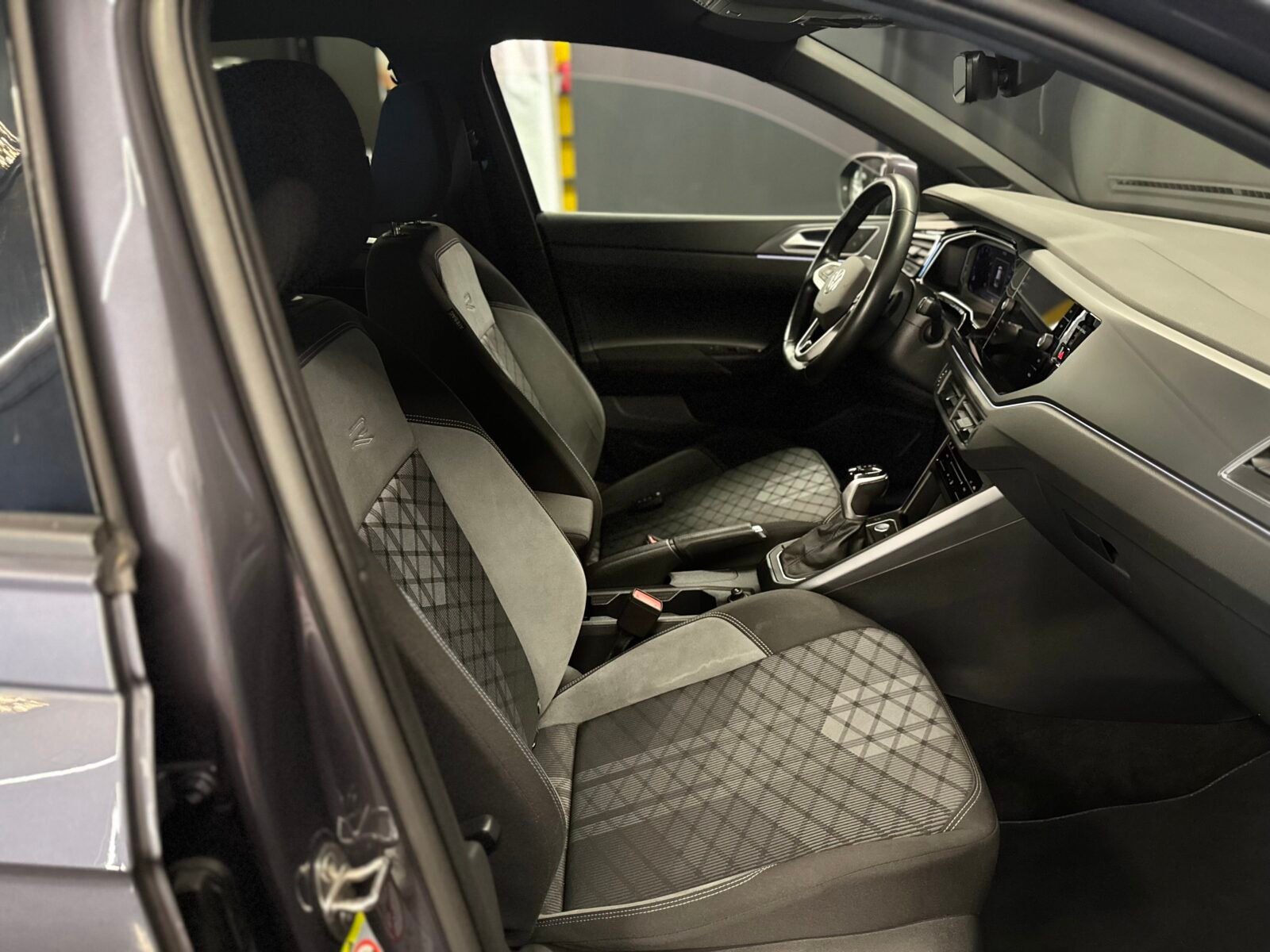VOLKSWAGEN taigo r-line