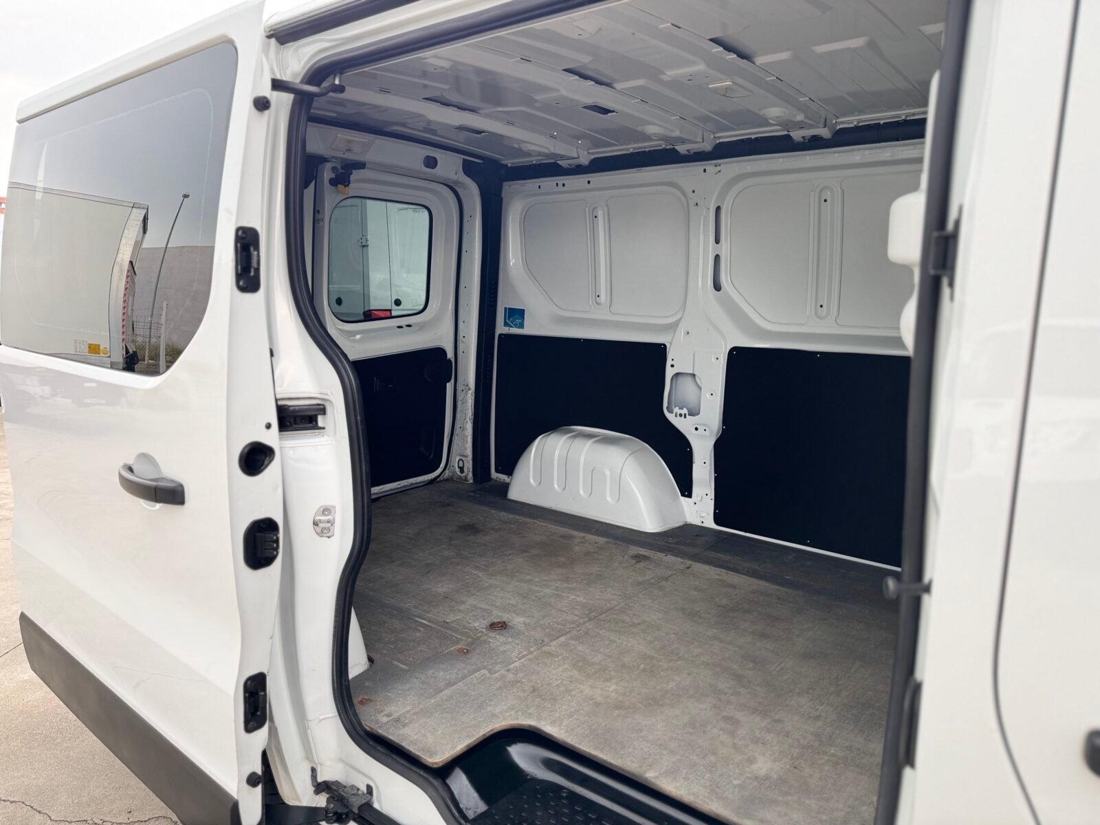 RENAULT TRAFIC L1 h1 