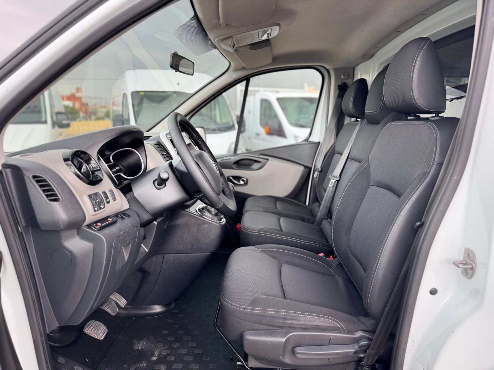 RENAULT TRAFIC L1 h1 
