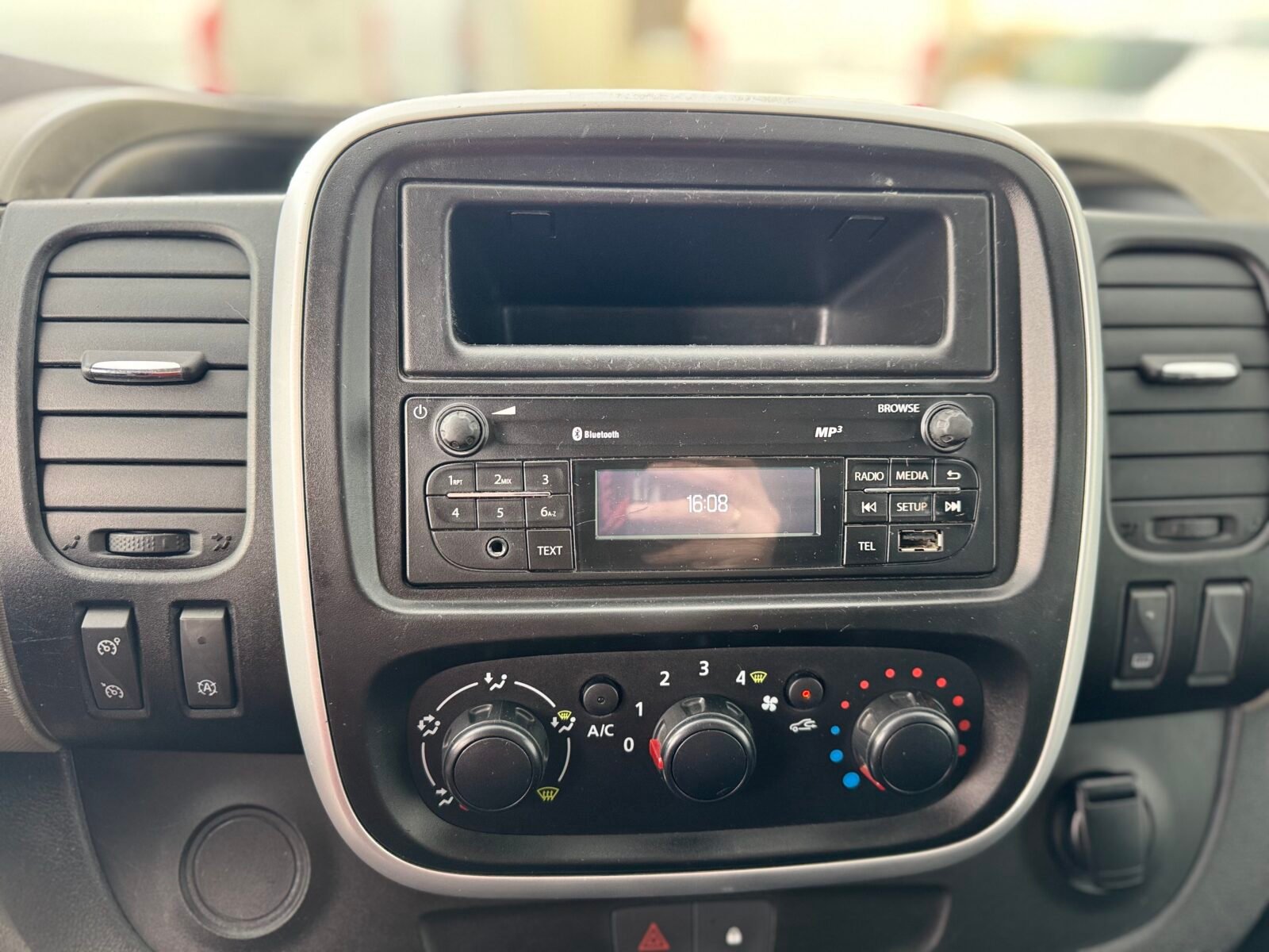 RENAULT TRAFIC L1 h1 