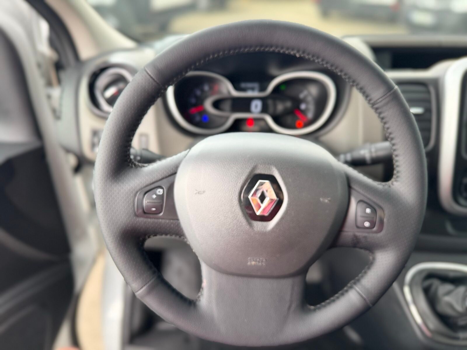 RENAULT TRAFIC L1 h1 