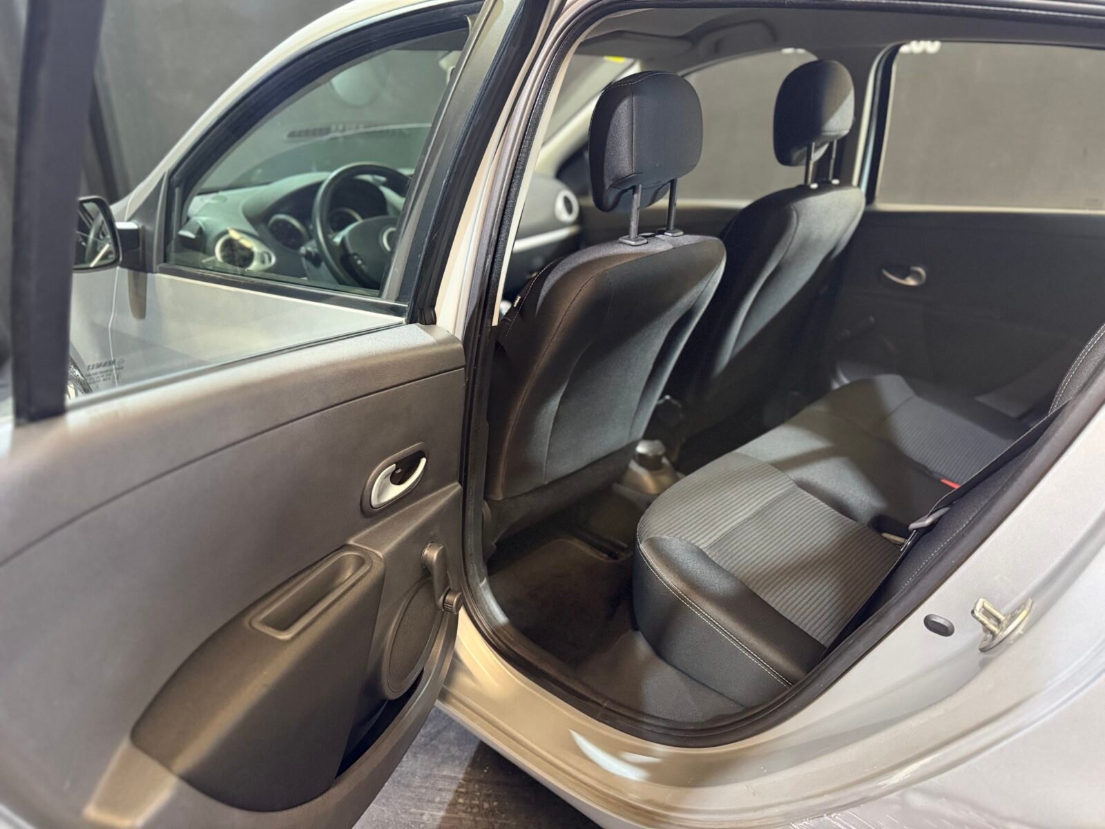 RENAULT Clio Authentique