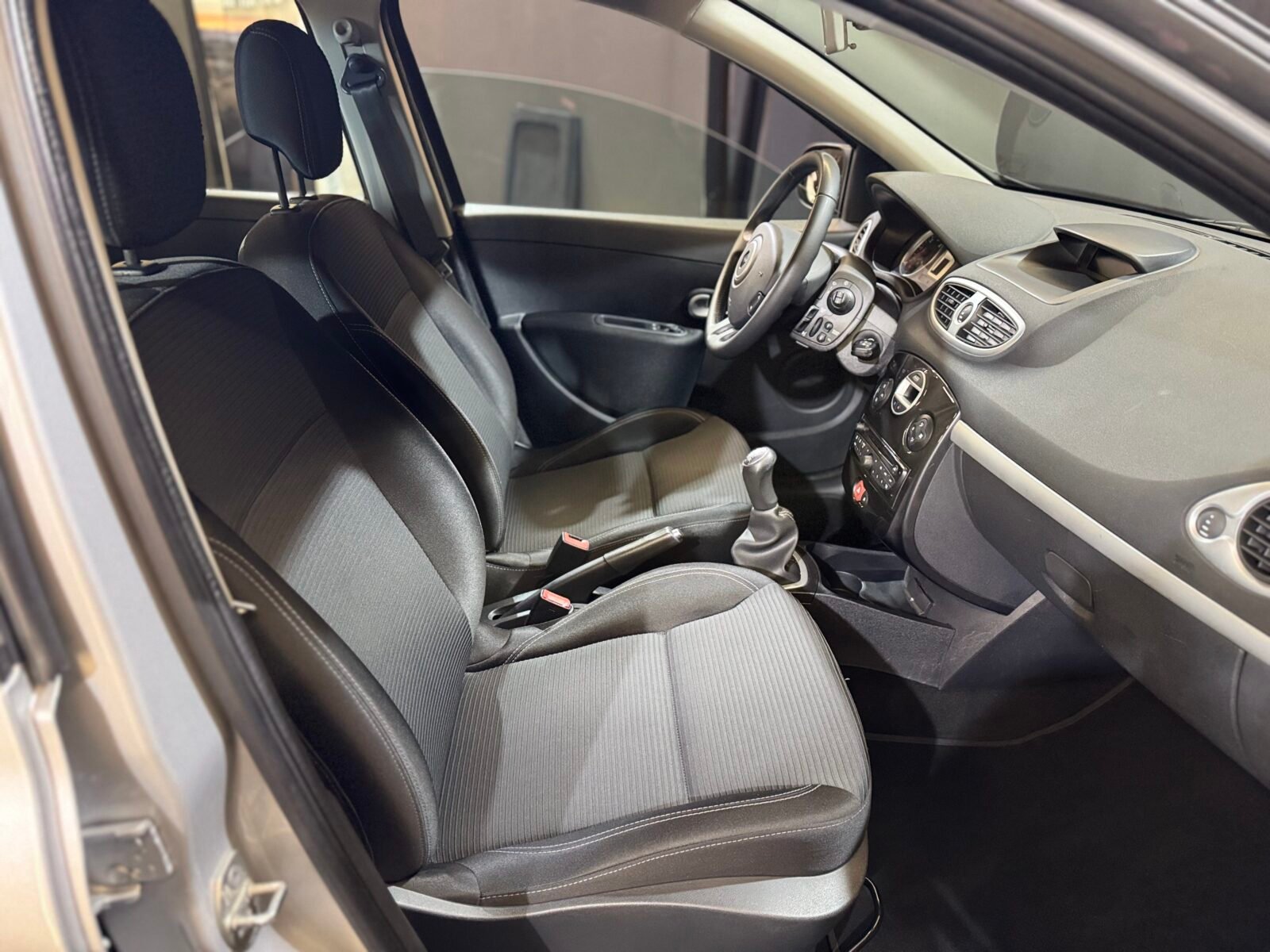 RENAULT Clio Authentique