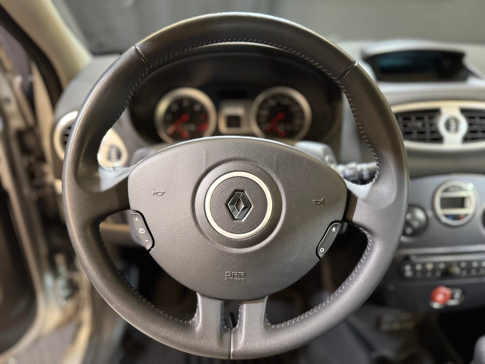 RENAULT Clio Authentique