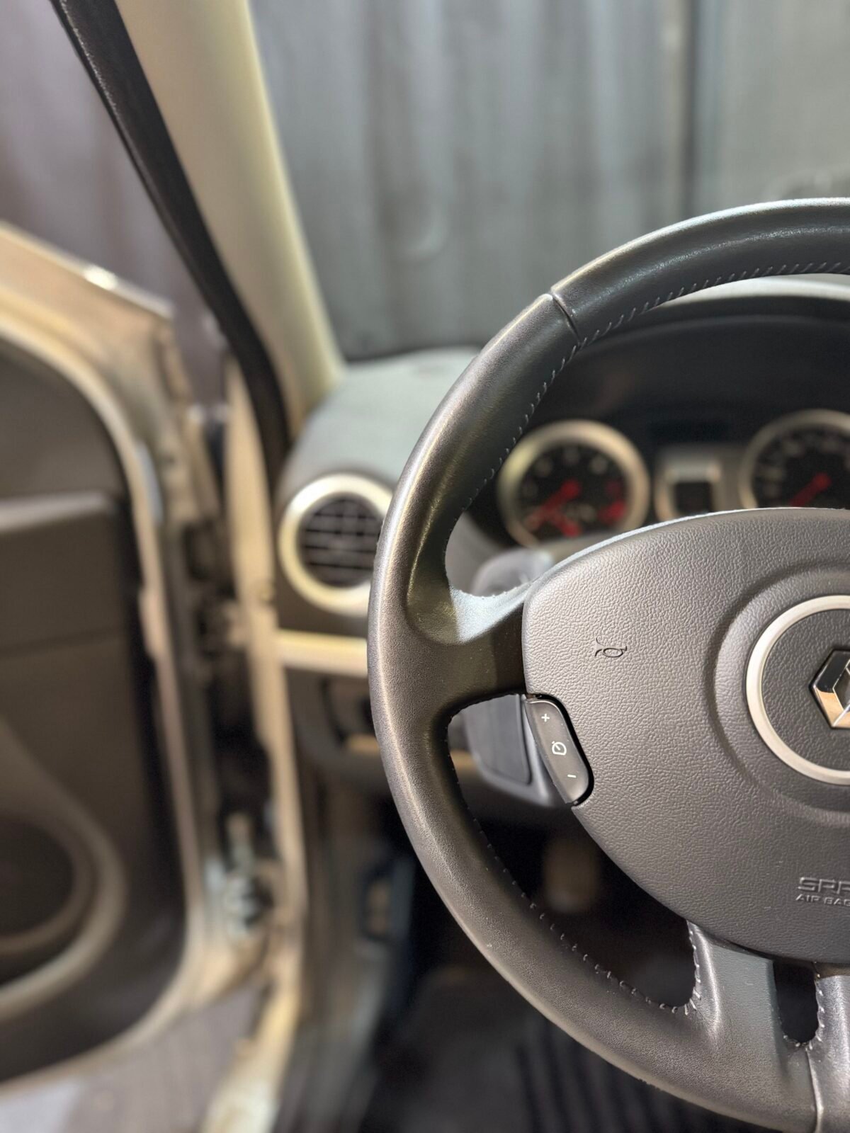 RENAULT Clio Authentique