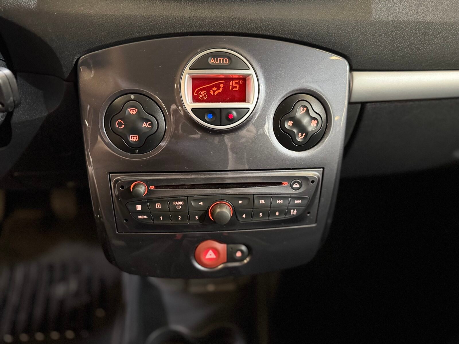 RENAULT Clio Authentique