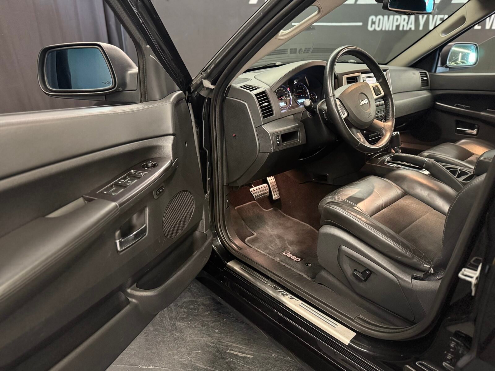 JEEP GRAND CHEROKEE srt8