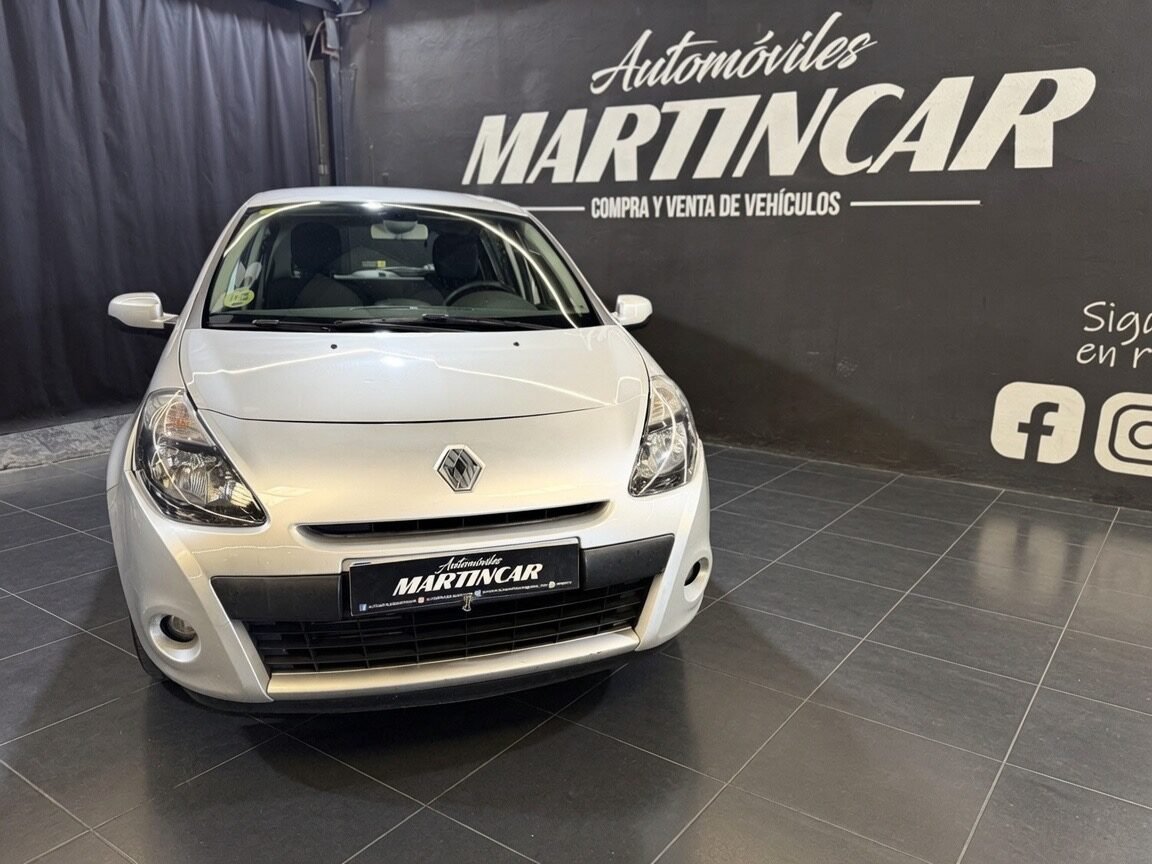 RENAULT Clio Authentique