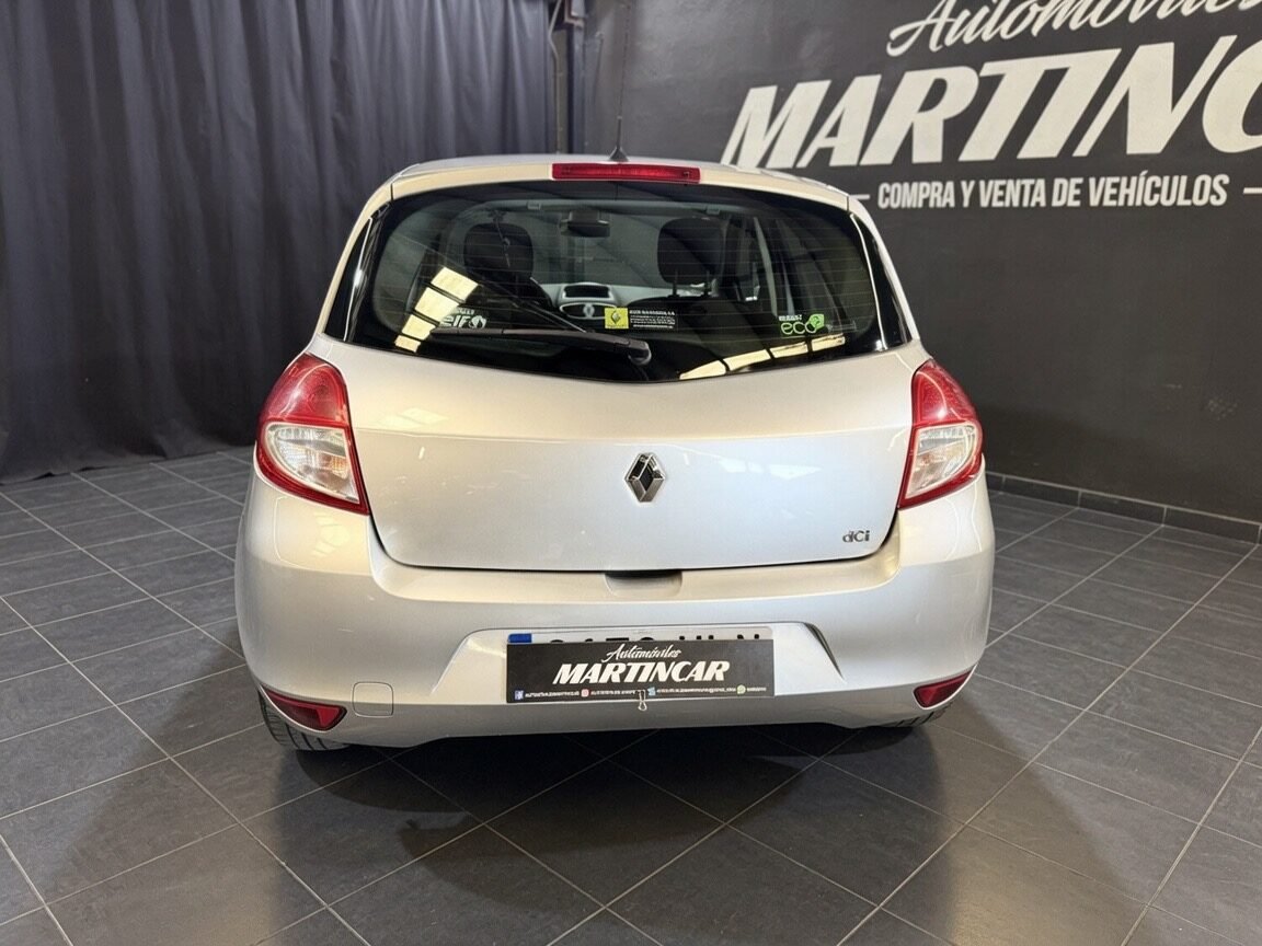 RENAULT Clio Authentique