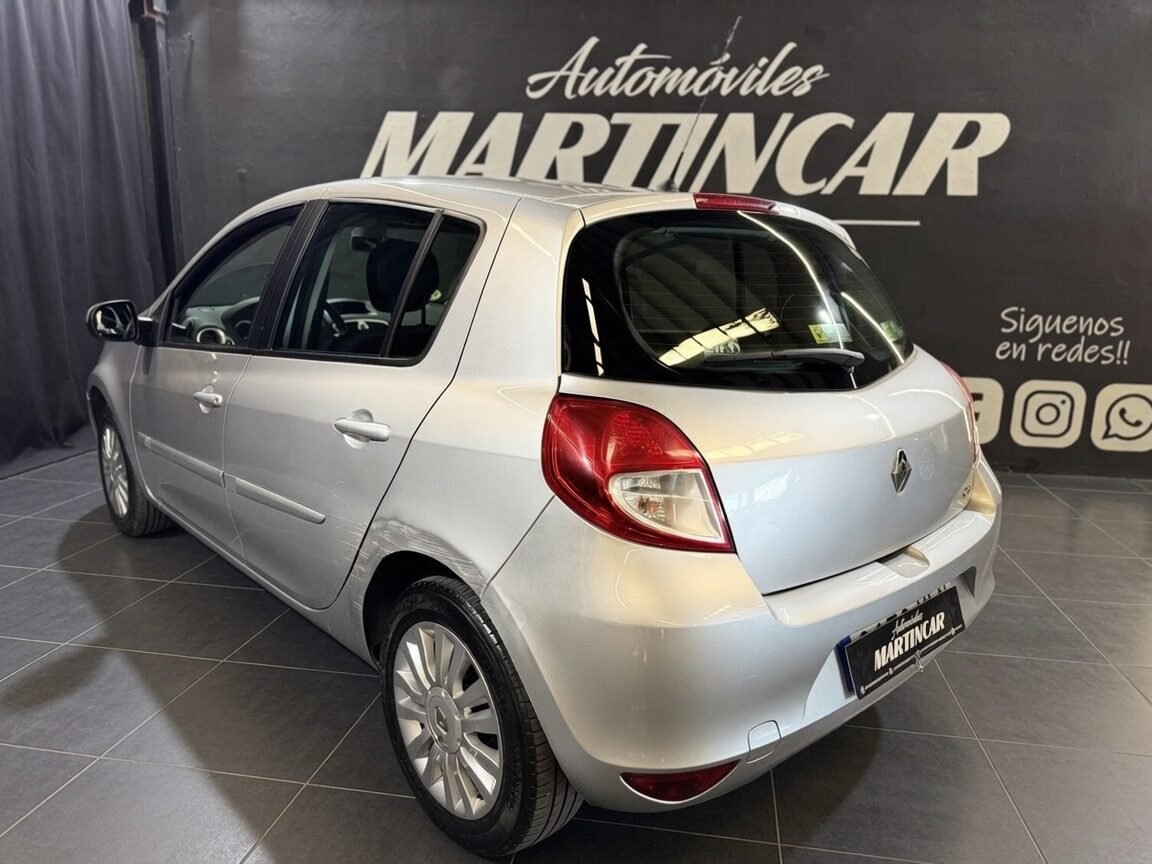 RENAULT Clio Authentique