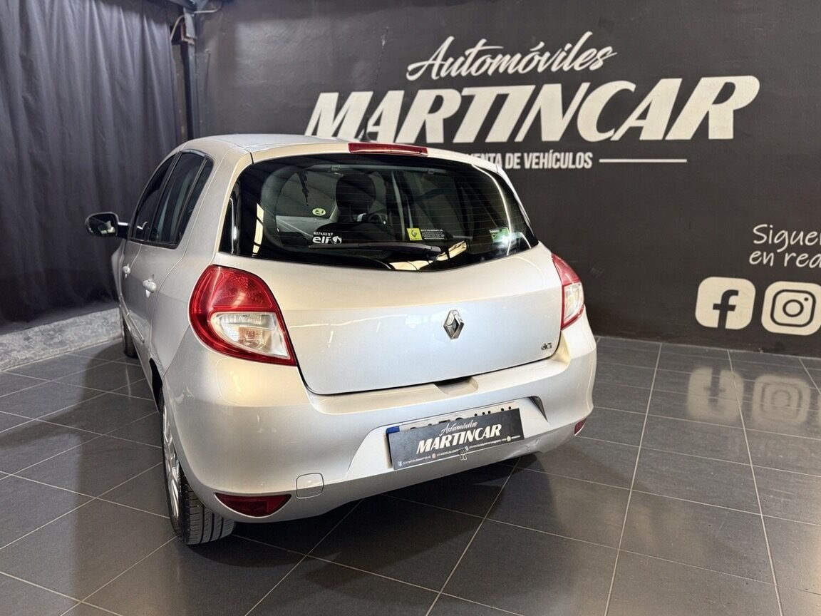 RENAULT Clio Authentique