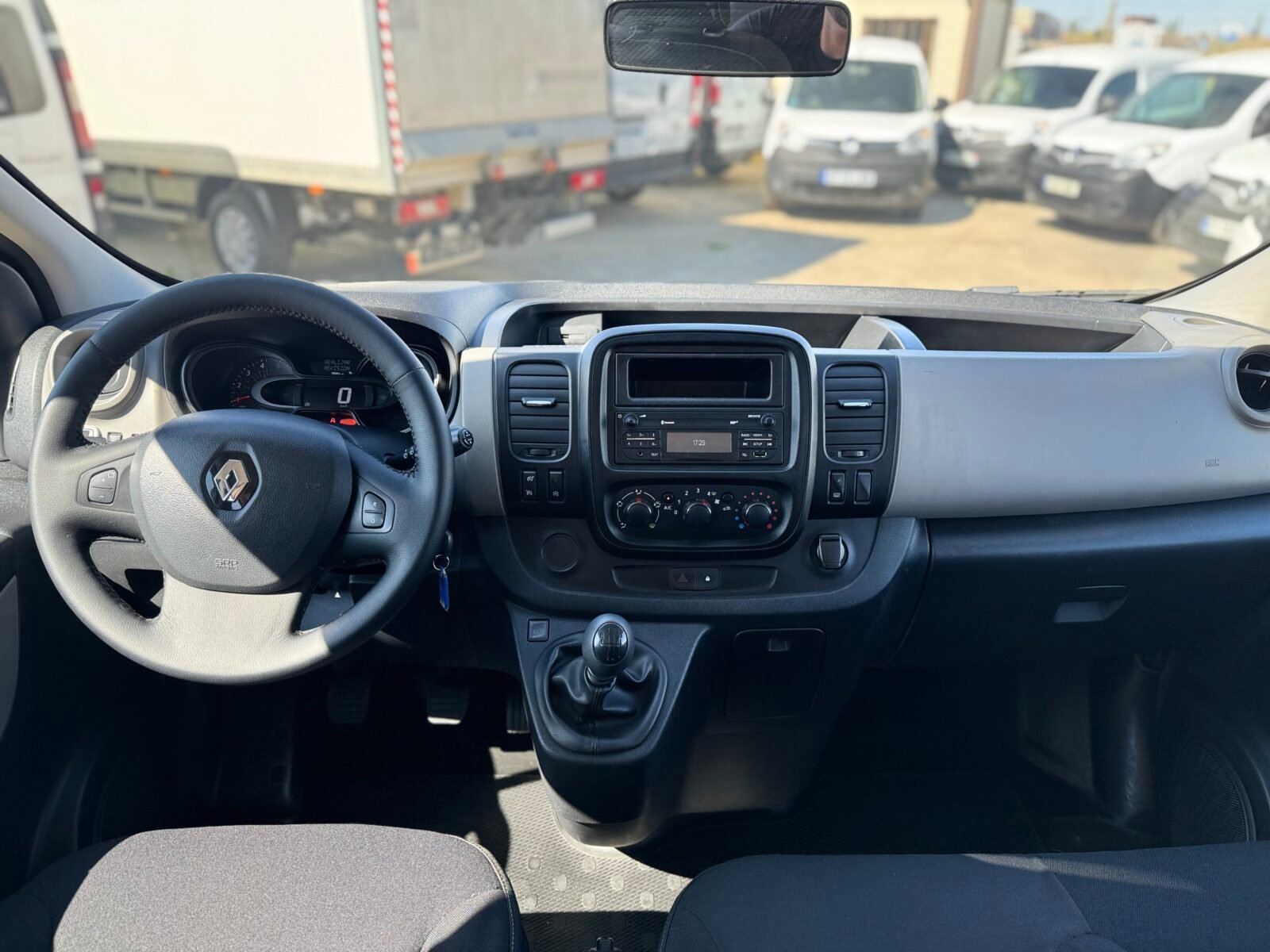 RENAULT MASTER combi 6 plazas 