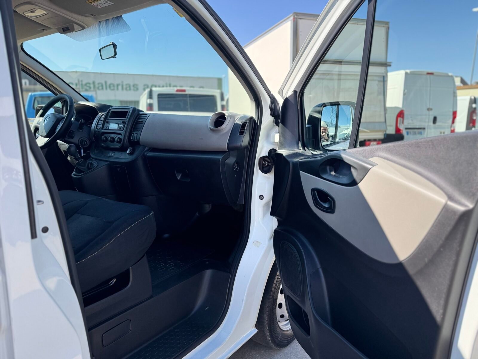 RENAULT MASTER combi 6 plazas 