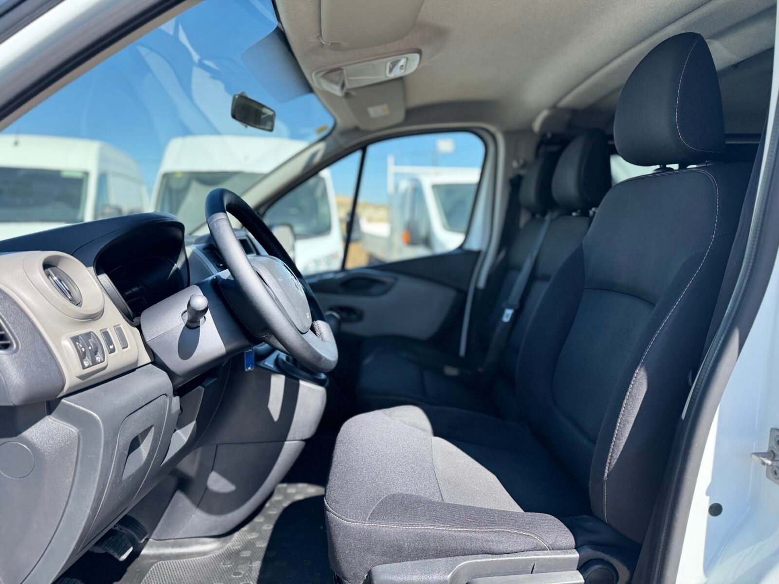 RENAULT MASTER combi 6 plazas 