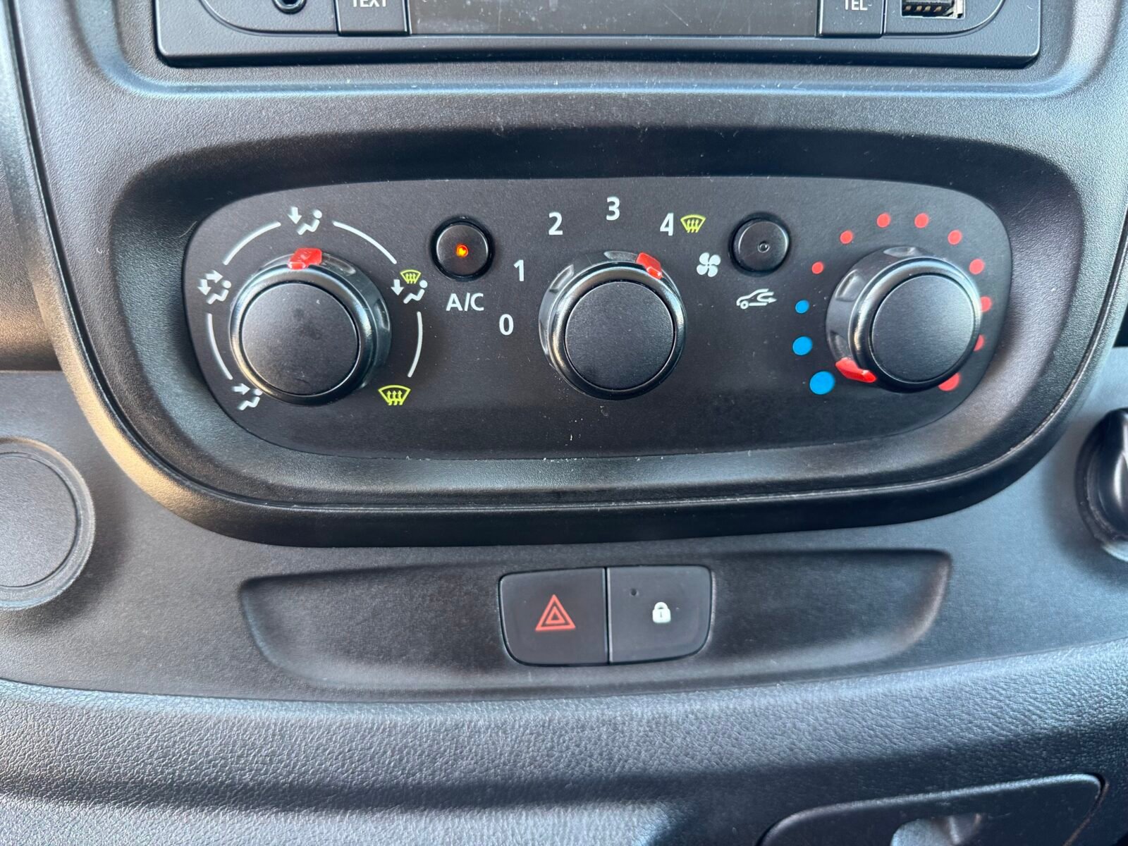 RENAULT MASTER combi 6 plazas 
