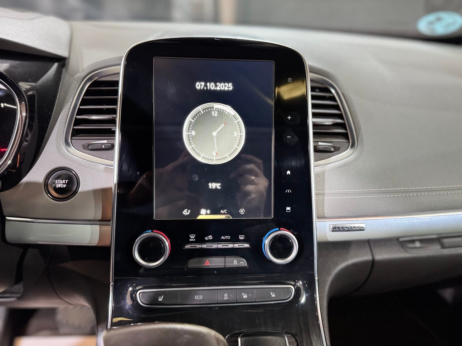 RENAULT ESPACE INITALE PARIS