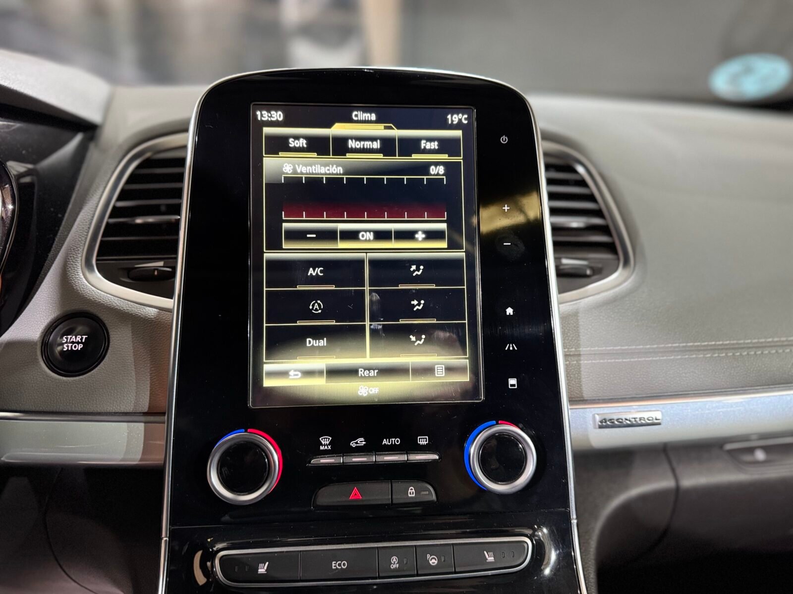 RENAULT ESPACE INITALE PARIS