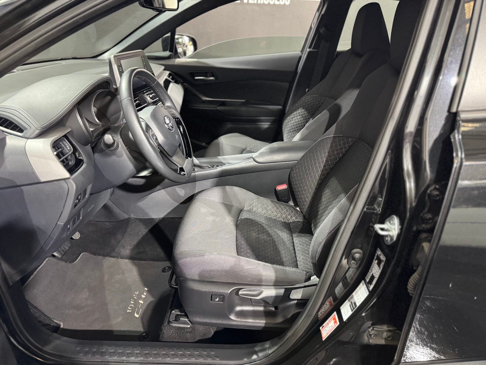TOYOTA CH-R advance luxury