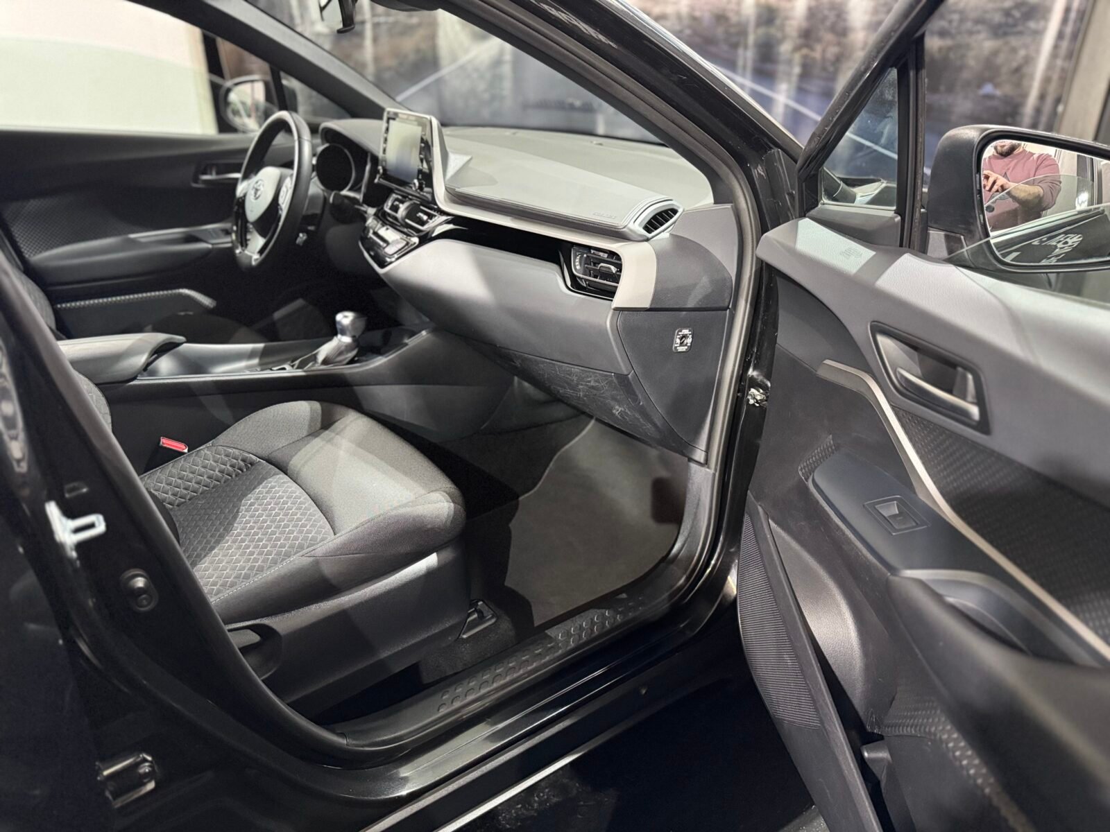 TOYOTA CH-R advance luxury