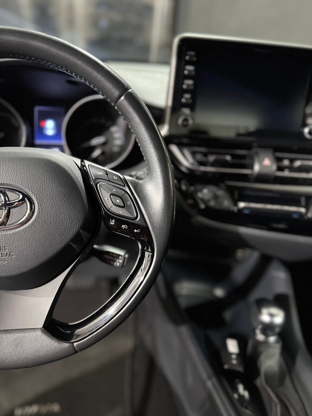 TOYOTA CH-R advance luxury