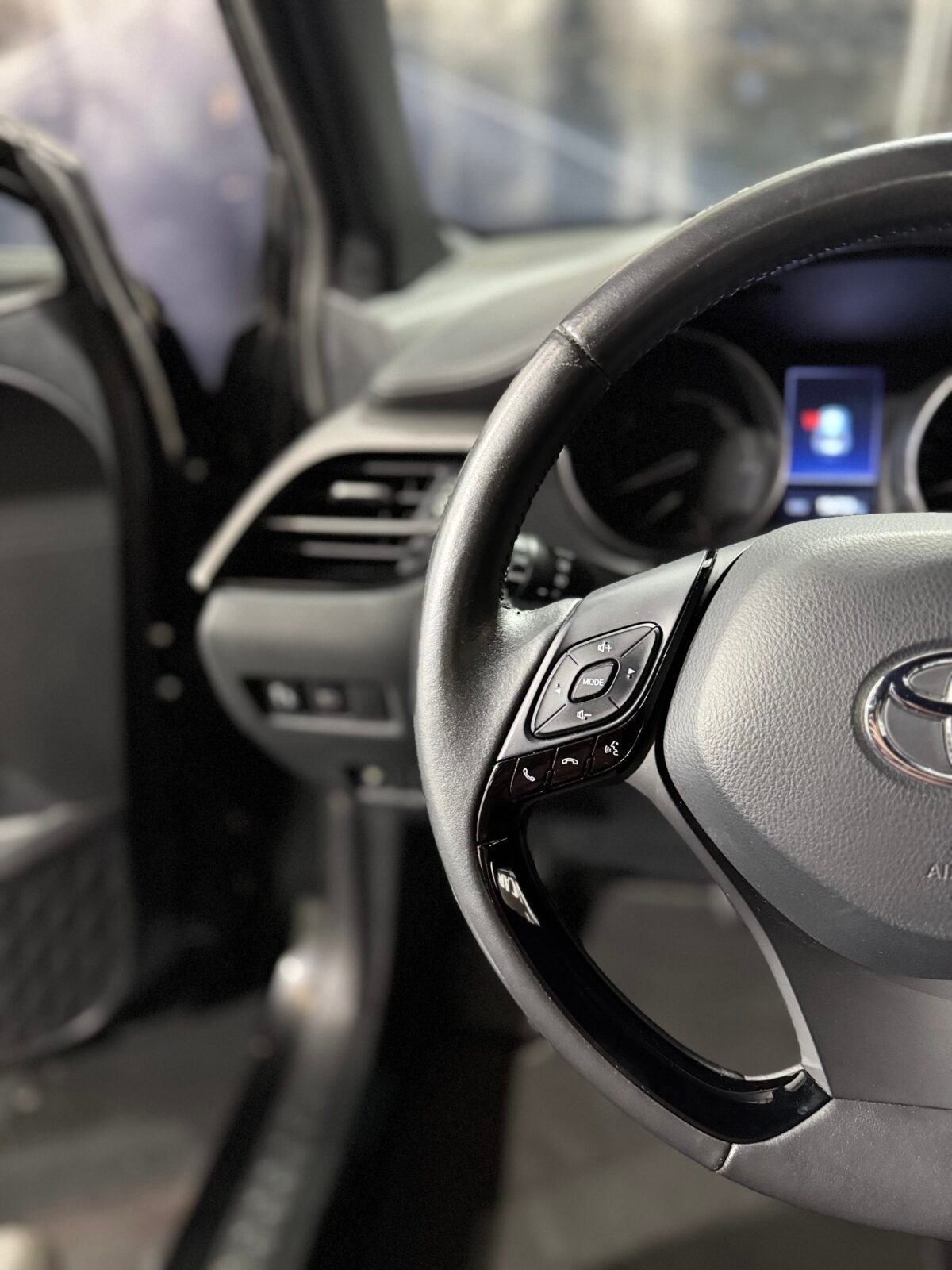 TOYOTA CH-R advance luxury