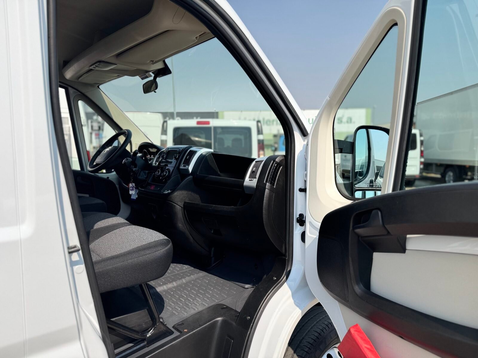 FIAT DUCATO carrozado puerta elevadora 