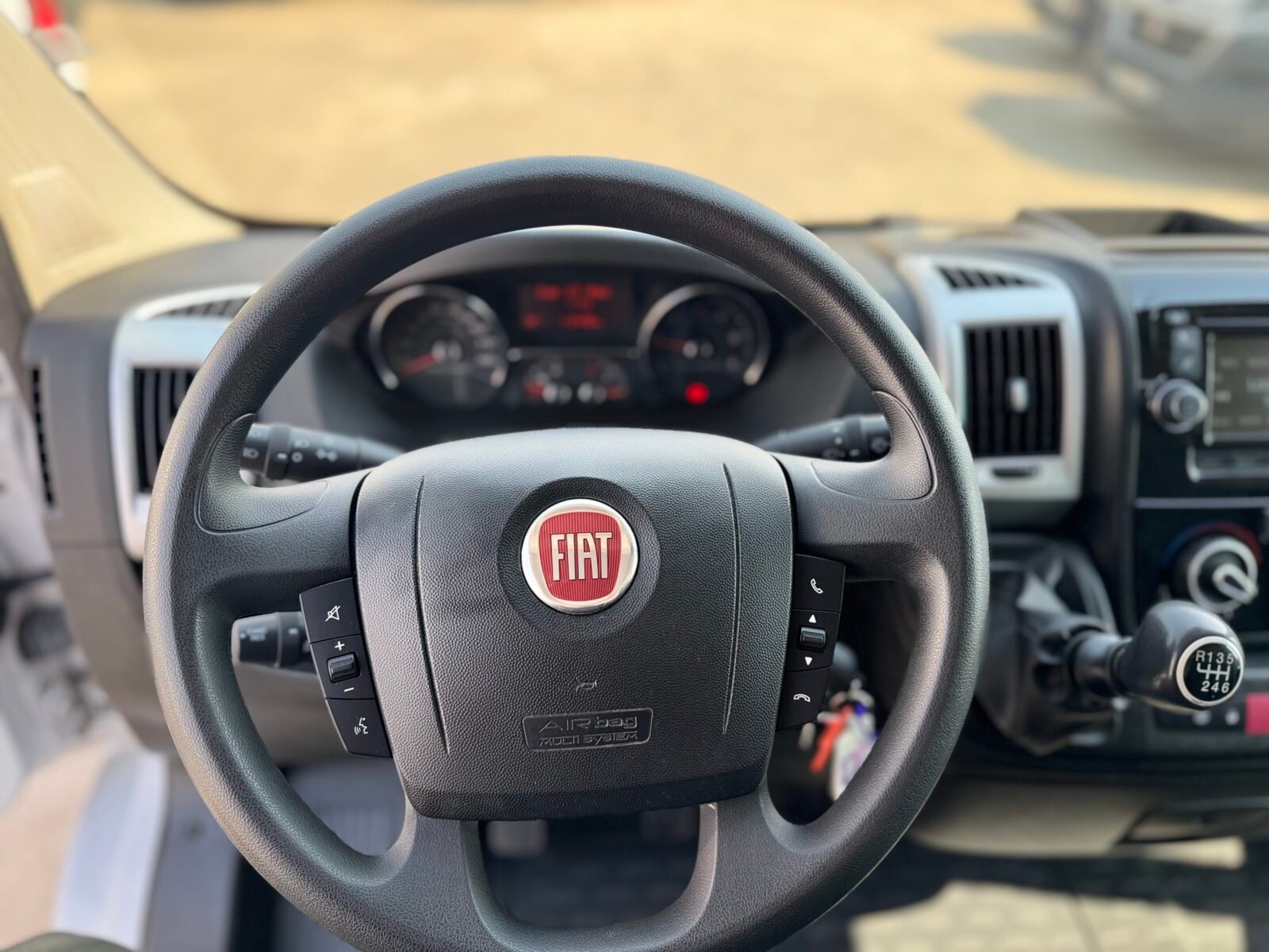 FIAT DUCATO carrozado puerta elevadora 
