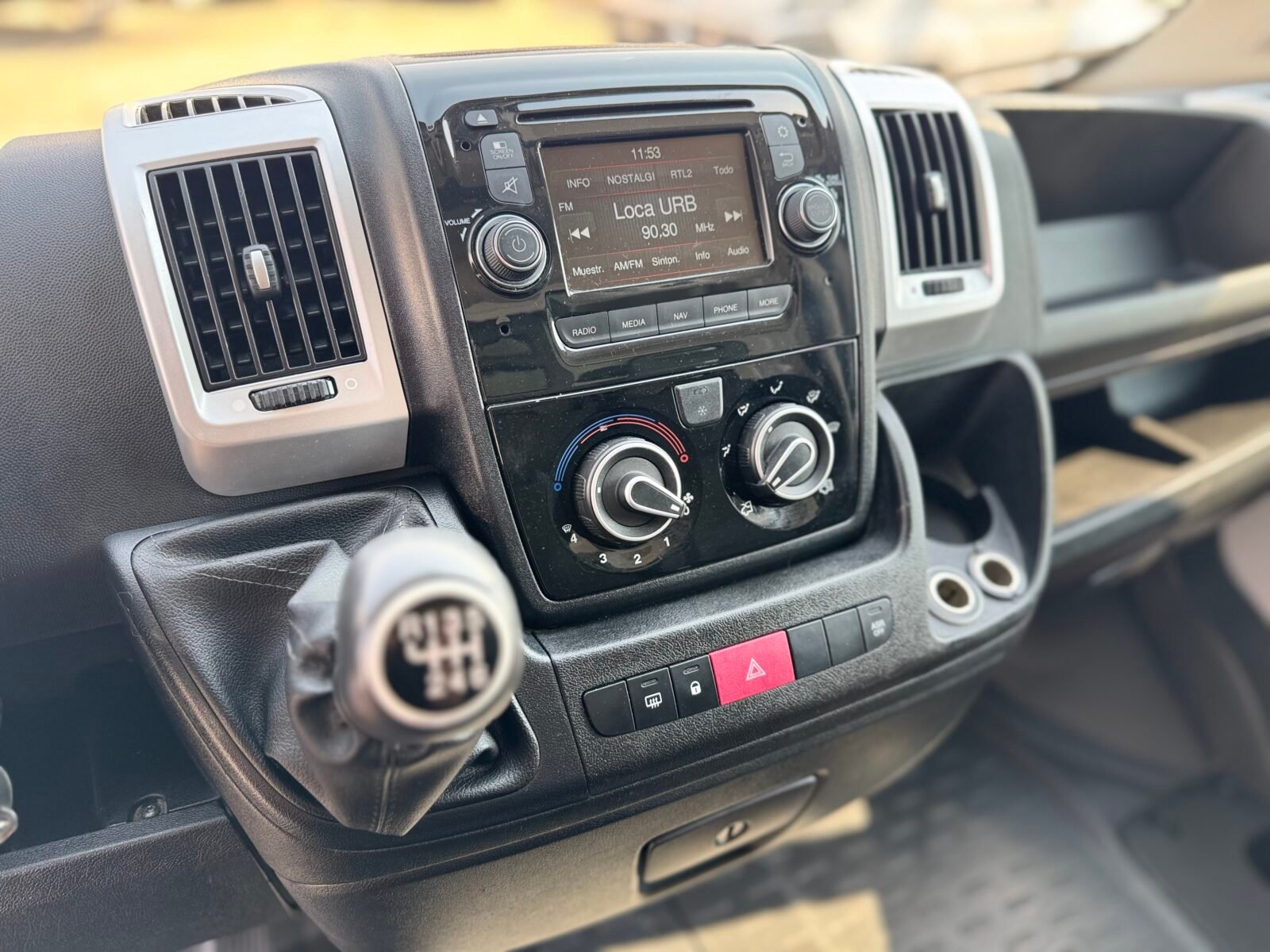 FIAT DUCATO carrozado puerta elevadora 