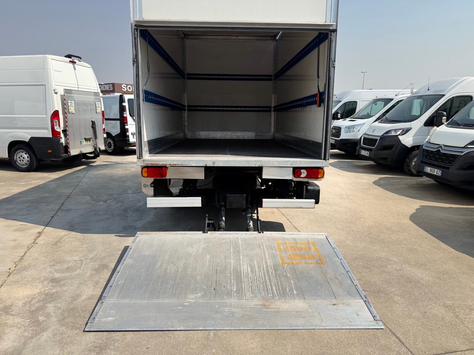 FIAT DUCATO carrozado puerta elevadora 