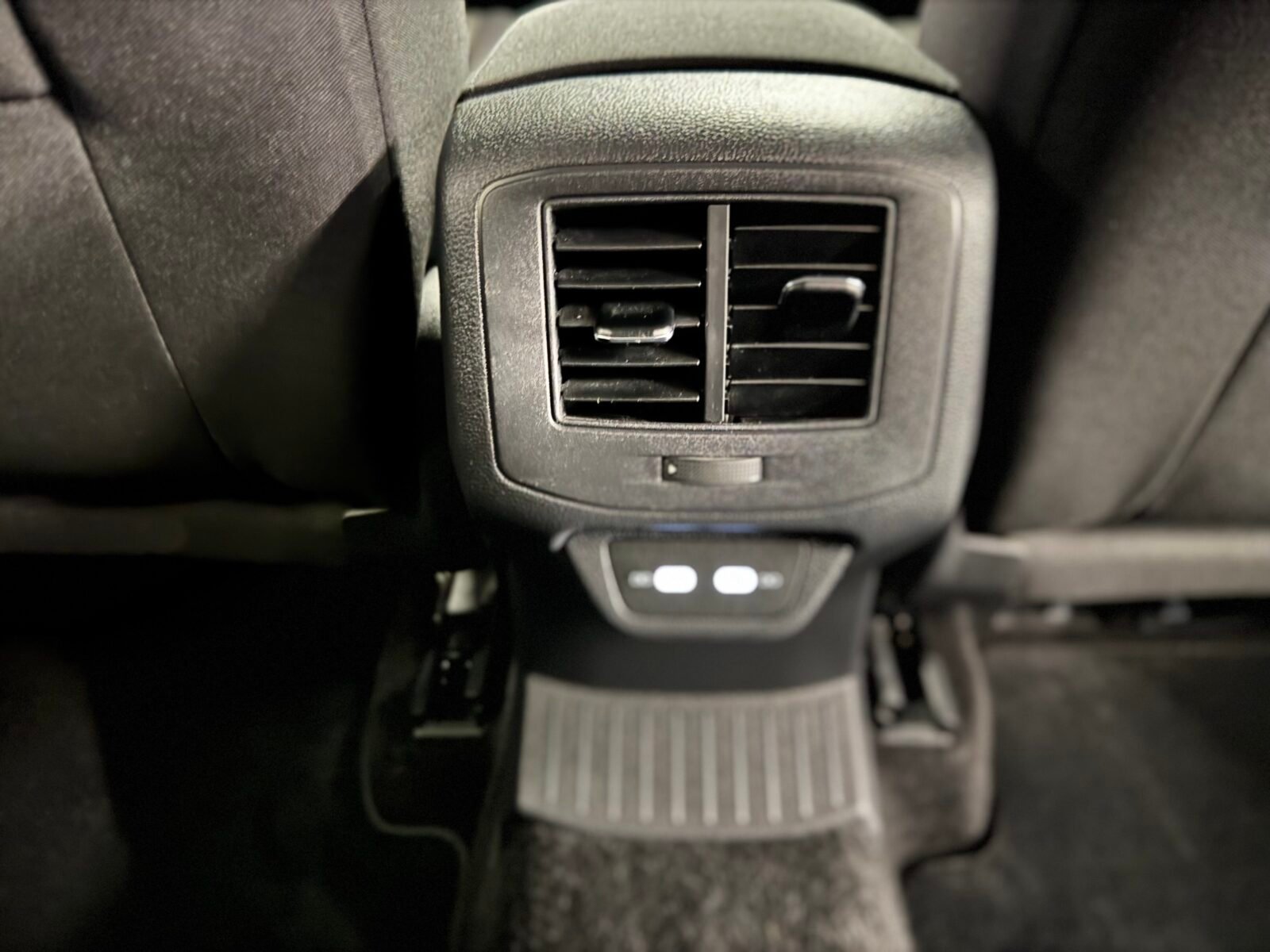 VOLKSWAGEN T-ROC DARK L