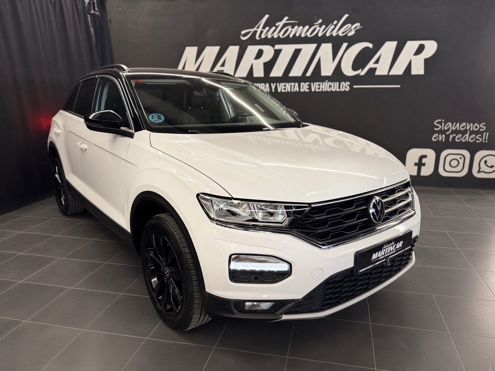 VOLKSWAGEN T-ROC DARK L