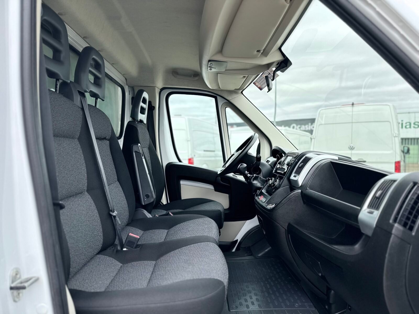 FIAT DUCATO carrozado puerta elevadora 
