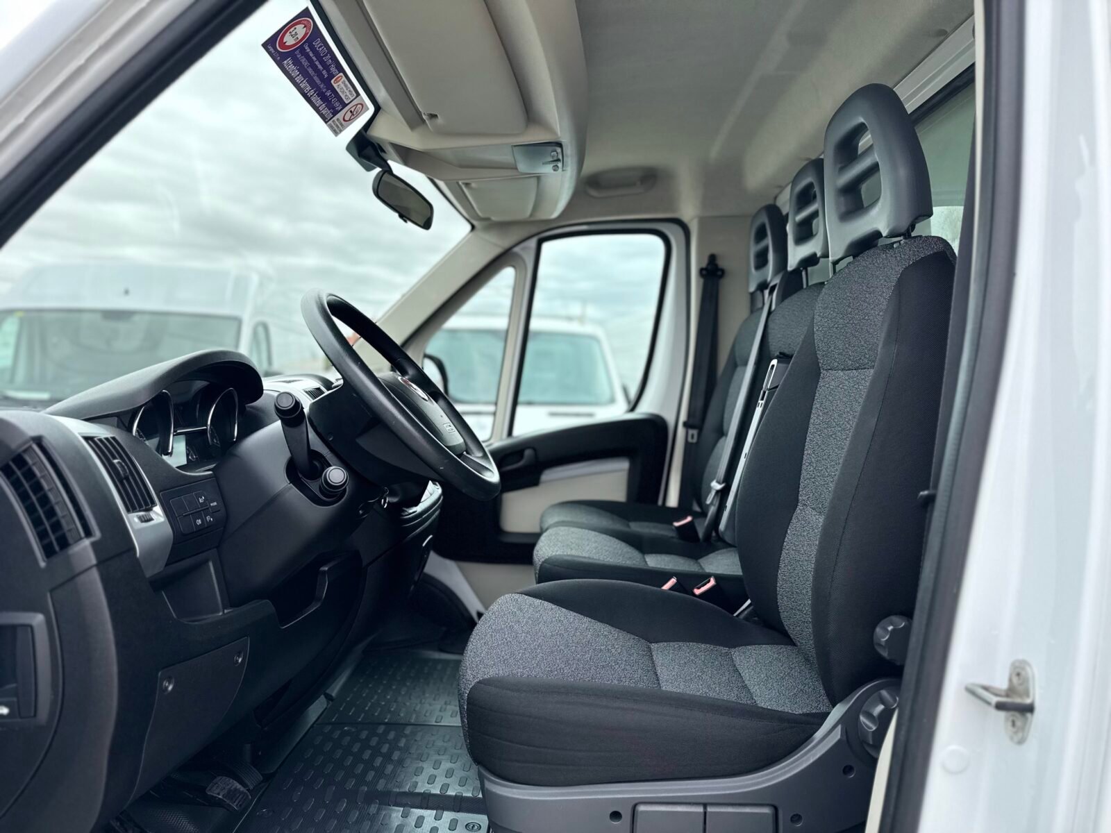 FIAT DUCATO carrozado puerta elevadora 