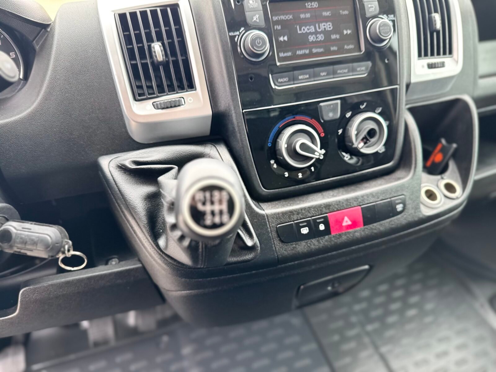 FIAT DUCATO carrozado puerta elevadora 