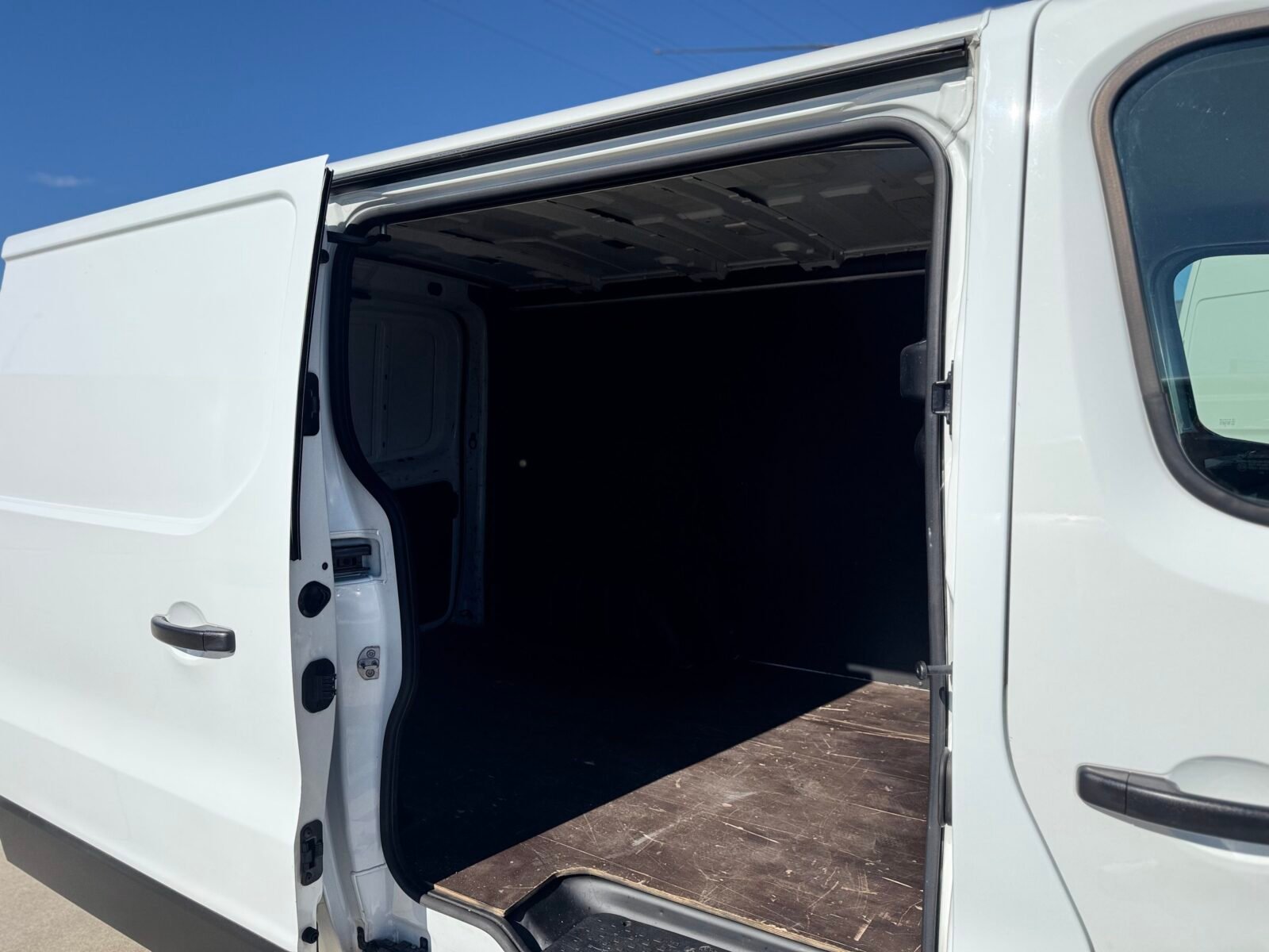 RENAULT TRAFIC L1 H1 