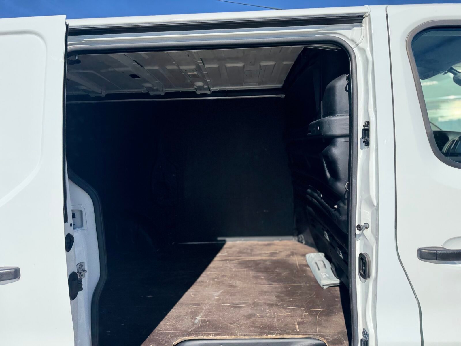 RENAULT TRAFIC L1 H1 