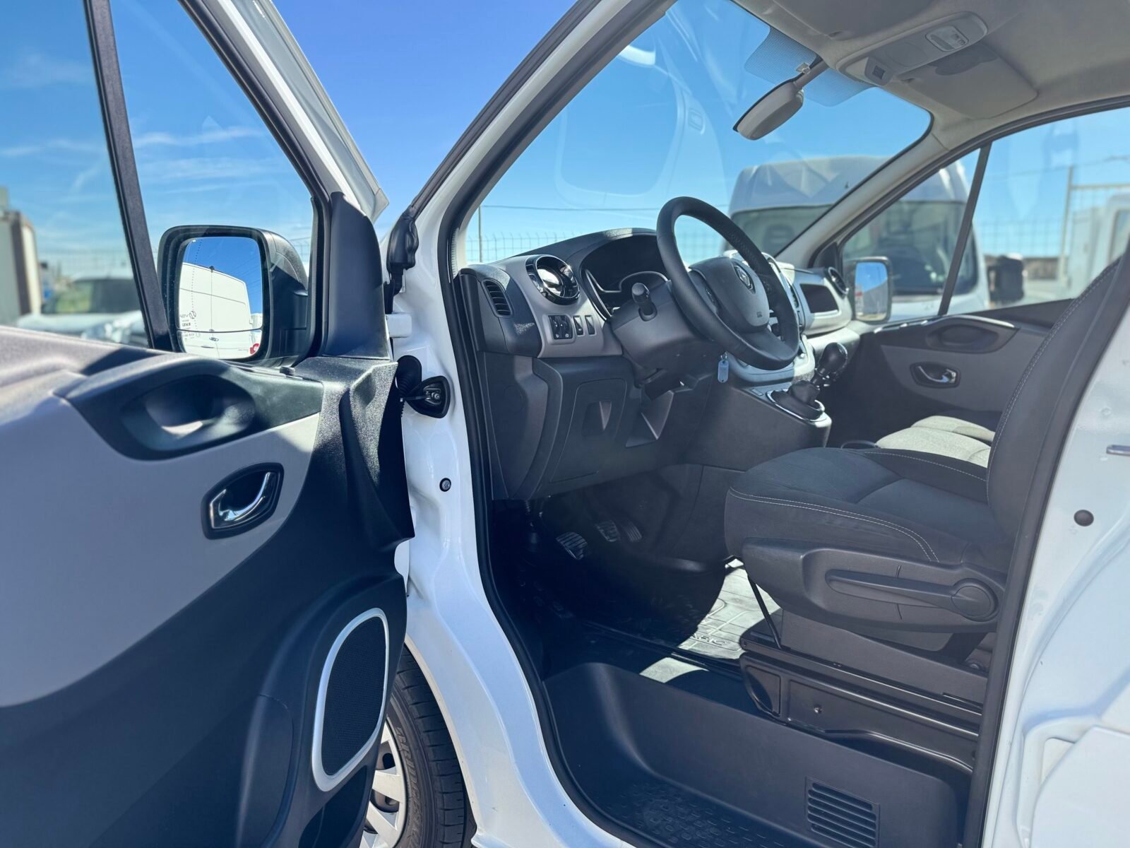 RENAULT TRAFIC L1 H1 